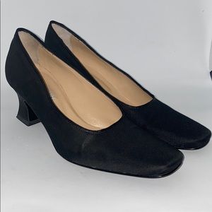 Barney’s New York fabric leather lined pumps 6.5